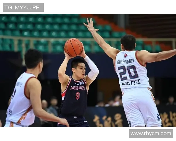 广州篮球队快攻战术解析与实战应用全景剖析 广州篮球队快攻战术解析与实战应用全景剖析