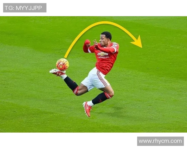 足球明星精彩瞬间踩球特写展现运动魅力与激情的完美结合 足球明星精彩瞬间踩球特写展现运动魅力与激情的完美结合