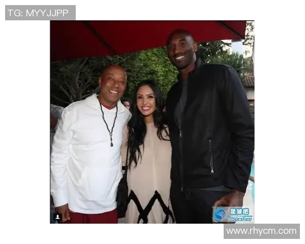 足球明星们的甜蜜合照瞬间展现友谊与激情的完美结合